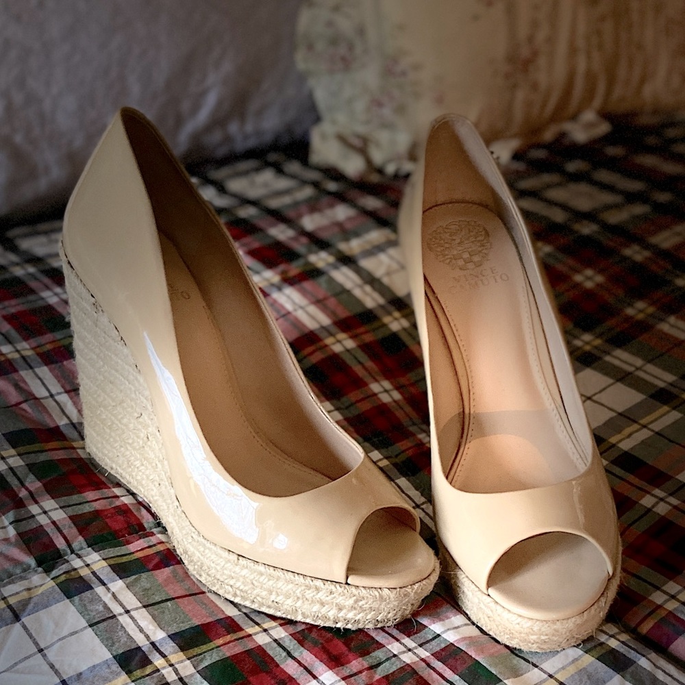 Vince Camuto Peep Toe Patent Leather Platform shoes